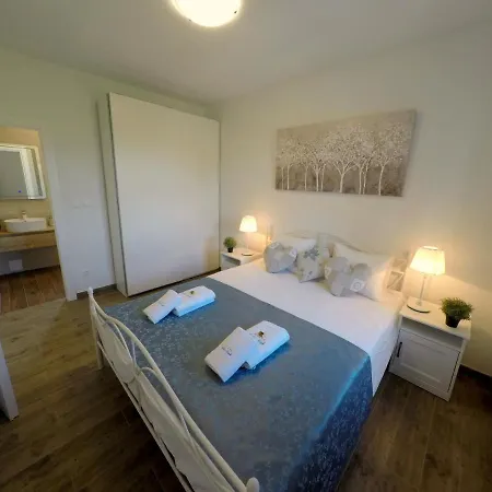 Noah - 4 Bedrooms, 4 Bathrooms, Heated Inside Pool, Jacuzzi, Sauna, Gym Villa *