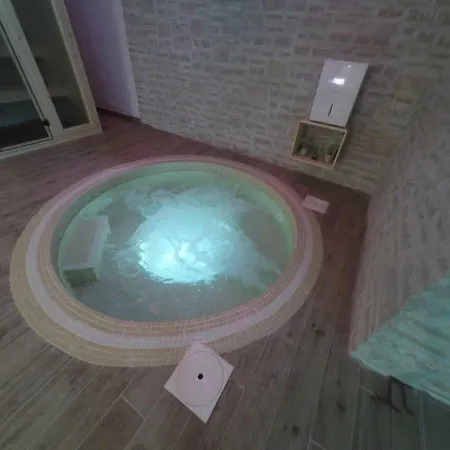 Noah - 4 Bedrooms, 4 Bathrooms, Heated Inside Pool, Jacuzzi, Sauna, Gym Villa *