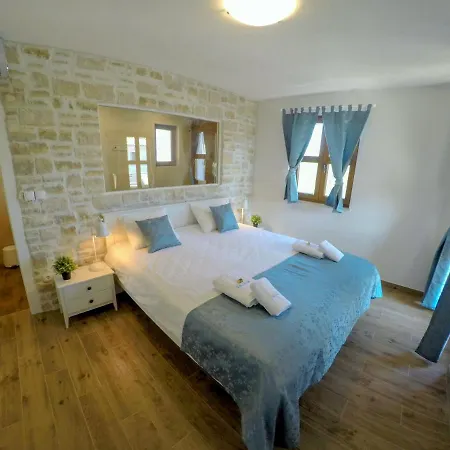 Βίλα Noah - 4 Bedrooms, 4 Bathrooms, Heated Inside Pool, Jacuzzi, Sauna, Gym *