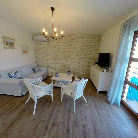Βίλα Noah - 4 Bedrooms, 4 Bathrooms, Heated Inside Pool, Jacuzzi, Sauna, Gym Kornić