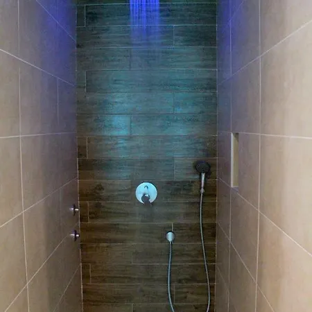 Noah - 4 Bedrooms, 4 Bathrooms, Heated Inside Pool, Jacuzzi, Sauna, Gym * Kornić