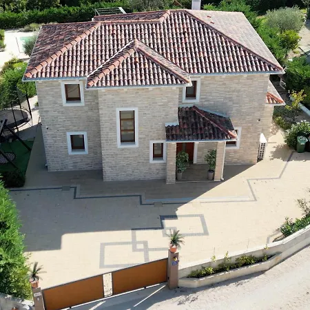빌라 Noah - 4 Bedrooms, 4 Bathrooms, Heated Inside Pool, Jacuzzi, Sauna, Gym Kornić